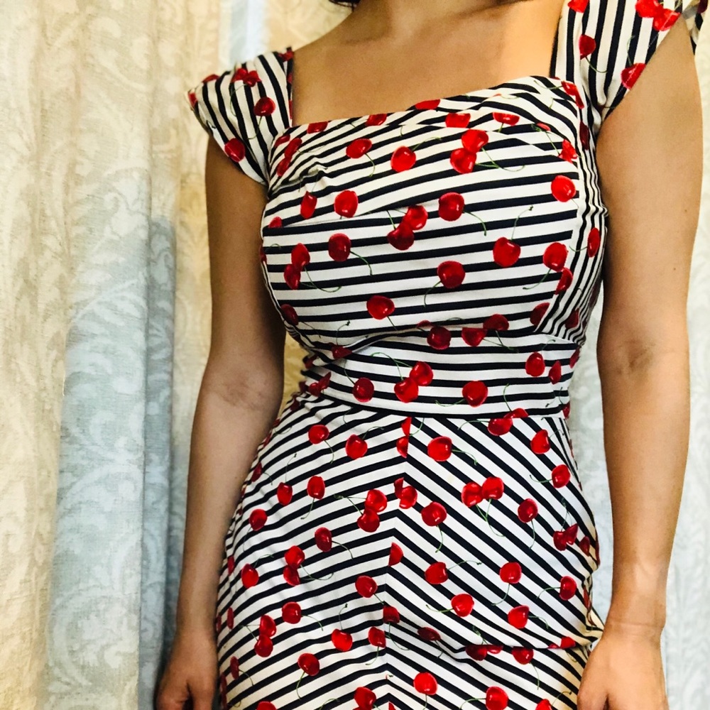 FLATTERING Vintage Red Cherry Dress SIZE L